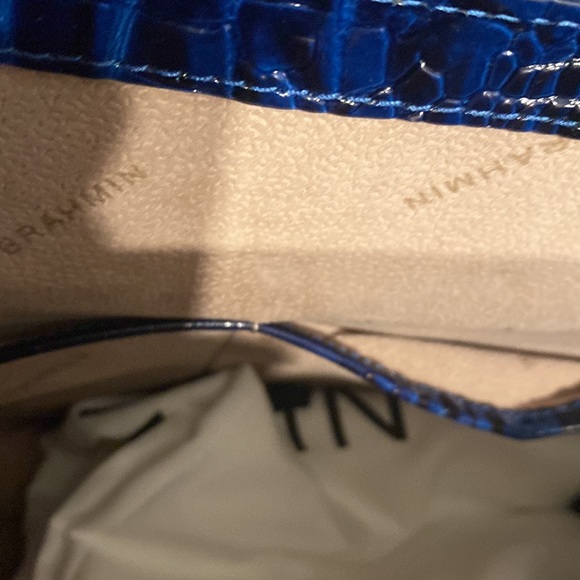 💙HEAD TURNER💙‼️‼️‼️price is firm‼️‼️‼️Brahmin Gabriella blue satchel - Picture 10 of 11